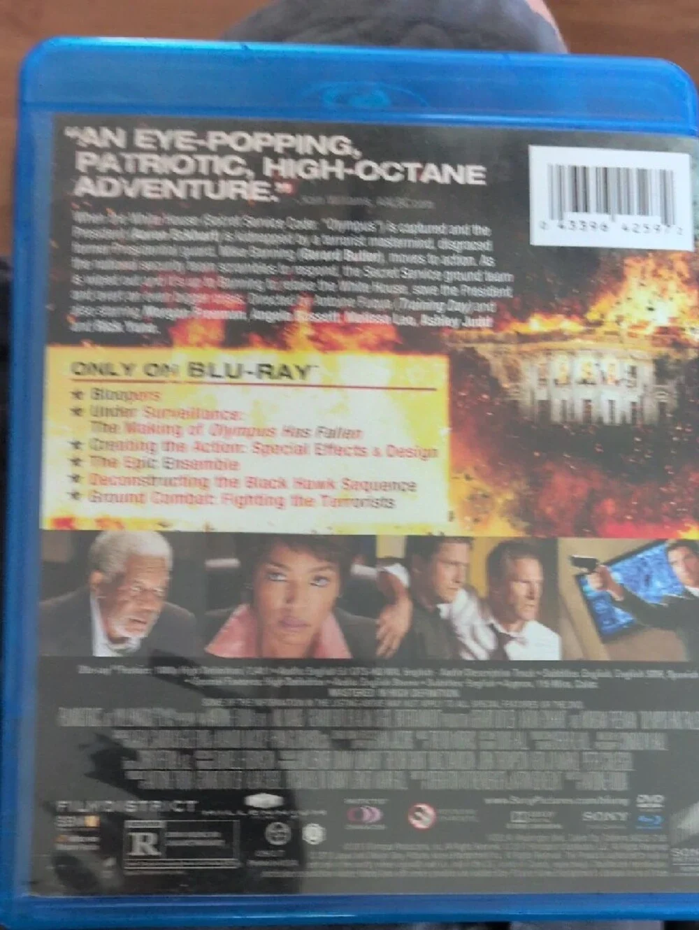 Sony Blu-ray + DVD Olympus Has Fallen - Blue Case with Red & White Cover Art
